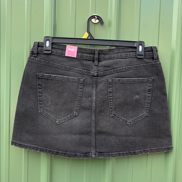 Women's Denim Mini Skirt With Rhinestones Size 12 - Picture 2 of 8